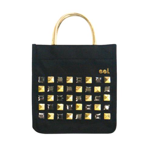 Canvas bag with studs